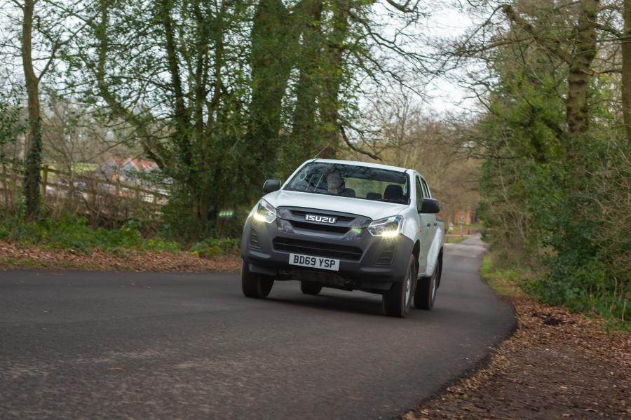  Isuzu D-Max Ultility Double Cab 2018 года  (UK) (фото 9 из 24)